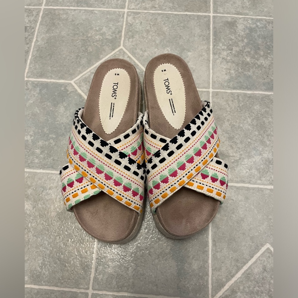 Tom’s platform sandals